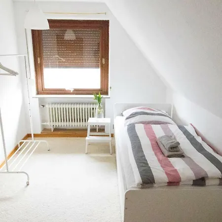 Spacious House & Garden Near Hamburg *